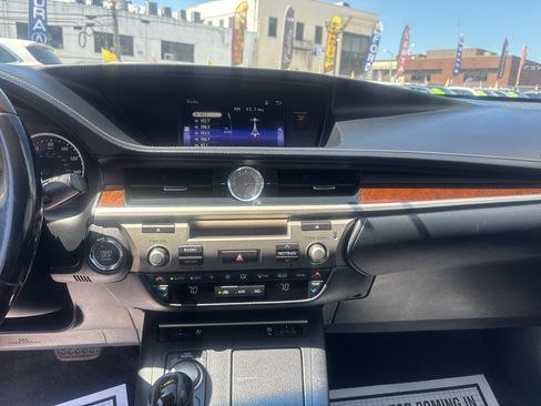 Used 2015 Lexus ES 350 w/ Premium Package FWD image 20