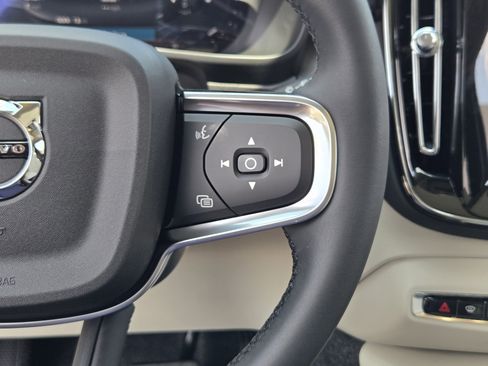 New 2026 Volvo XC40 B5 Plus w/ Protection Package Premier image 30