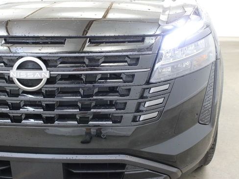 New 2026 Nissan Pathfinder SV FWD image 8