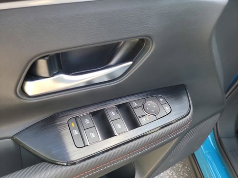 Used 2025 Nissan Kicks SR FWD image 19