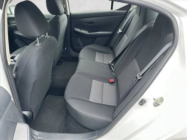 Used 2025 Nissan Sentra SV FWD image 14