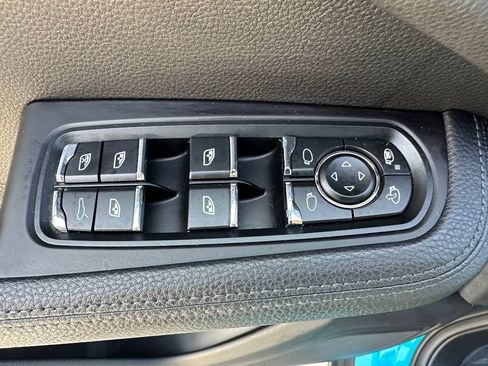 Certified 2020 Porsche Macan AWD/4WD image 19