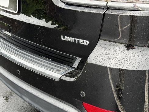 Used 2018 Jeep Grand Cherokee Limited w/ Luxury Group II image 9