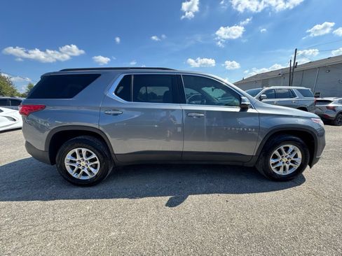 Used 2019 Chevrolet Traverse LT FWD image 7