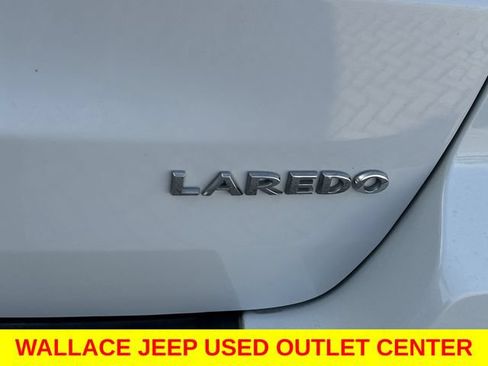 Used 2019 Jeep Grand Cherokee Laredo AWD/4WD image 10