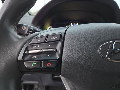 Used 2019 Hyundai Ioniq Plug-In Hybrid image 15