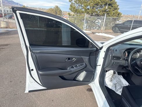 Used 2024 Nissan Sentra S image 10