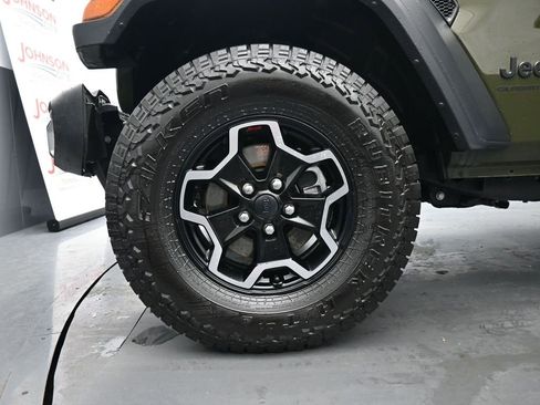 Used 2023 Jeep Gladiator Sport image 13