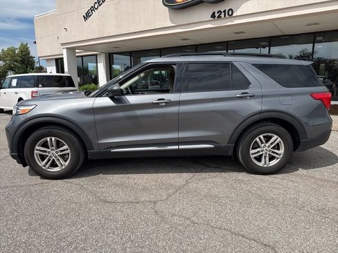Used 2023 Ford Explorer XLT w/ Equipment Group 202A RWD image 8