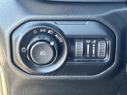 Used 2022 Jeep Wrangler Willys image 19