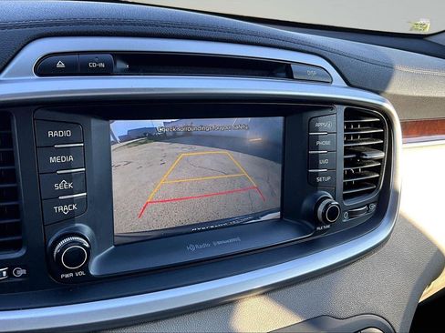 Used 2018 Kia Sorento AWD image 22
