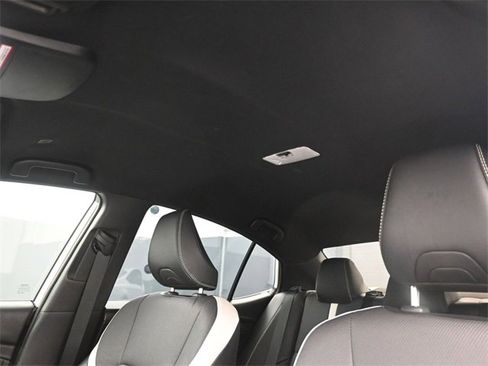 Used 2025 Toyota Camry SE w/ Convenience Package image 2