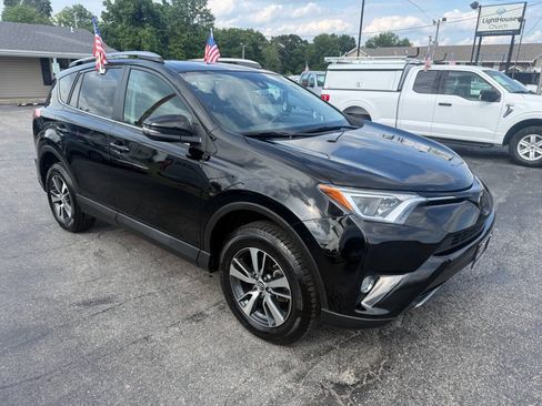 Used 2018 Toyota RAV4 XLE w/ Plus Extra Value Package AWD/4WD image 4