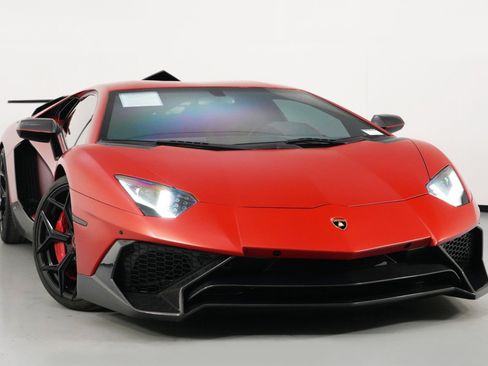 Used 2017 Lamborghini Aventador S image 5