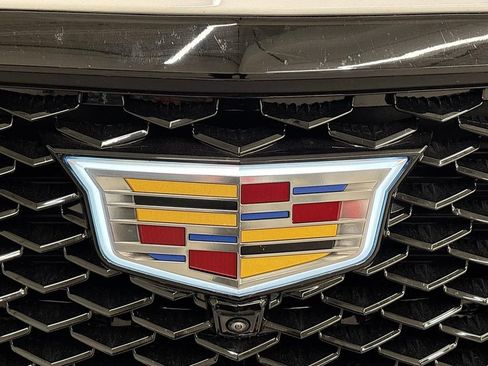 Used 2025 Cadillac Escalade Sport Platinum w/ LPO, Floor Liner Package AWD/4WD image 31