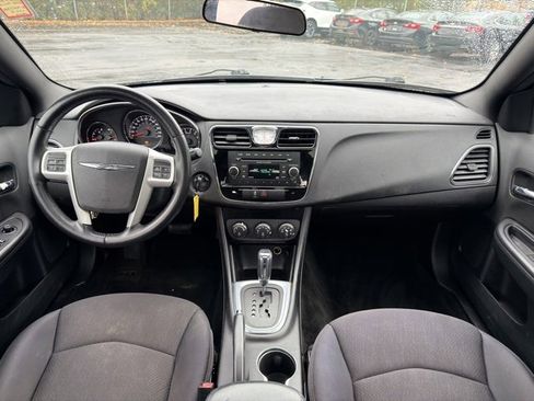 Used 2012 Chrysler 200 Touring image 18