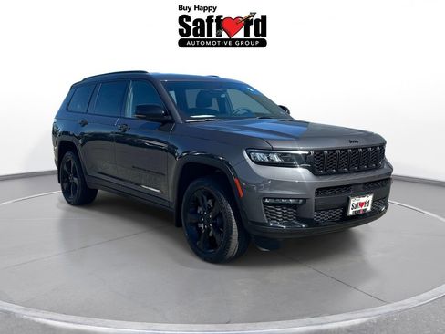 Used 2025 Jeep Grand Cherokee L Limited w/ Black Appearance Package AWD/4WD image 9