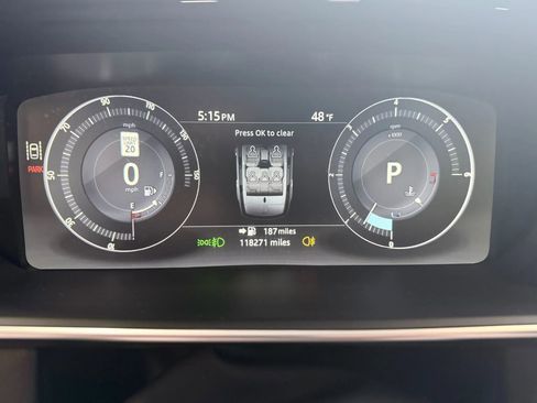 Used 2017 Land Rover Range Rover Sport HSE image 17