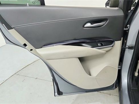 Certified 2023 Cadillac XT4 Luxury w/ Cold Weather Package image 17