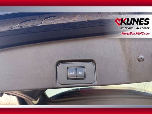 Used 2025 Nissan Rogue SV image 4