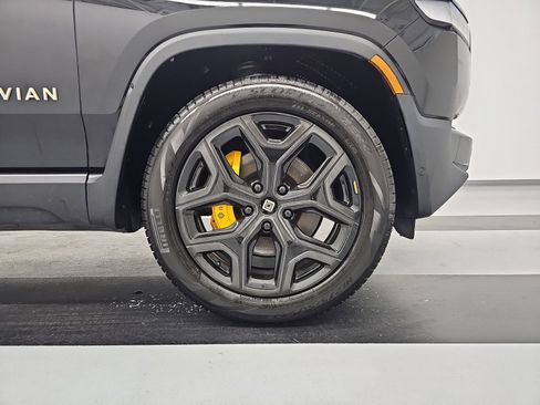 Used 2023 Rivian R1S Adventure image 11