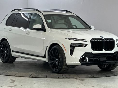 Used 2026 BMW X7 xDrive40i w/ M Sport Package image 9