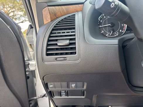 Used 2021 Nissan Armada SL w/ Captain's Chairs Package RWD image 23