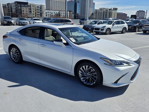 Used 2024 Lexus ES 300h w/ Luxury Package image 7