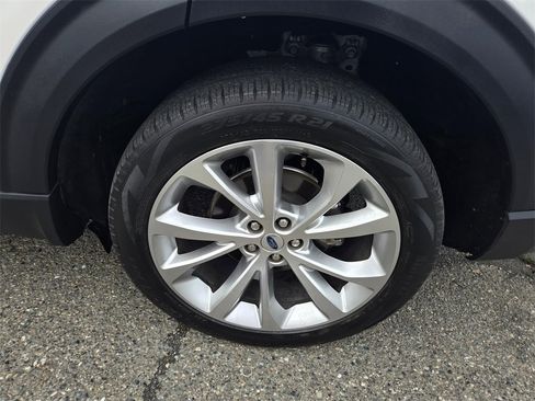 Used 2022 Ford Explorer Platinum w/ Equipment Group 601A image 9