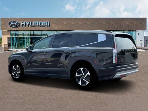 New 2026 Hyundai Ioniq 9 SE image 4