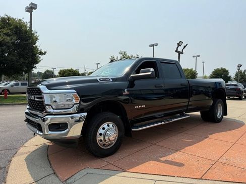Used 2022 RAM 3500 Big Horn w/ Level A Equipment Group AWD/4WD image 3