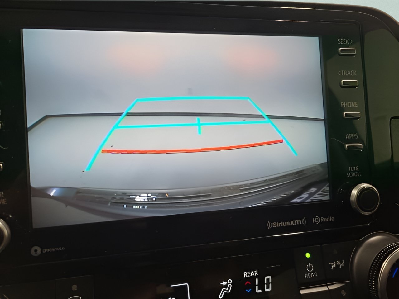 Used 2021 Toyota Highlander XLE FWD image 33