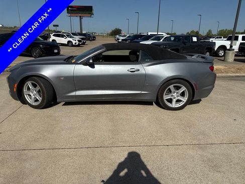 Used 2020 Chevrolet Camaro LT RWD image 3
