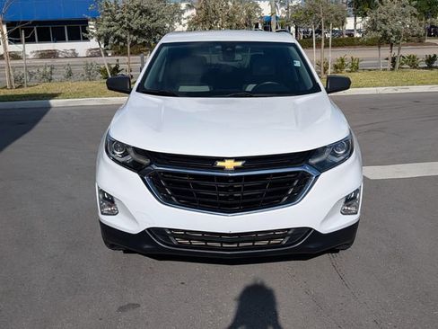Used 2020 Chevrolet Equinox LS image 2