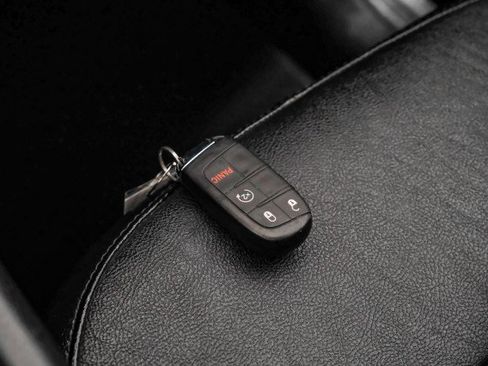 Used 2023 Jeep Compass Limited image 69