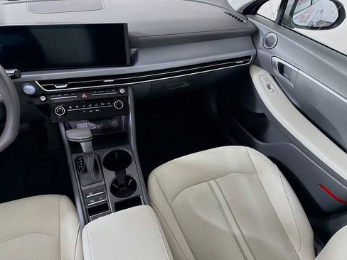 Certified 2025 Hyundai Sonata SE image 25