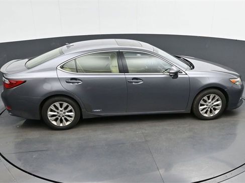 Used 2013 Lexus ES 300h w/ Luxury Pkg image 20