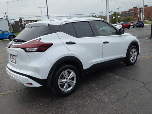 Used 2023 Nissan Kicks S FWD image 5