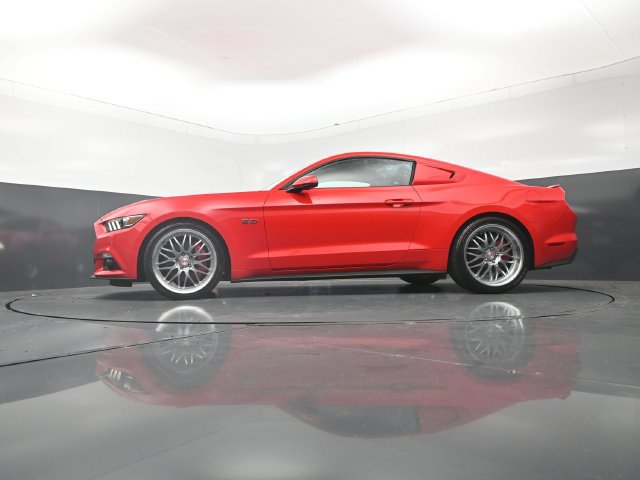 Used 2016 Ford Mustang GT Premium w/ Equipment Group 401A RWD image 30