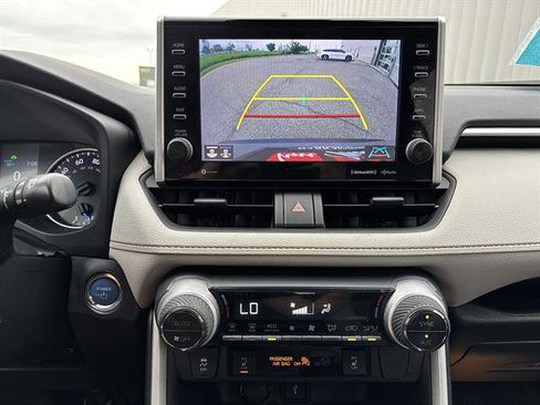 Used 2022 Toyota RAV4 XLE w/ Convenience Package AWD/4WD image 10