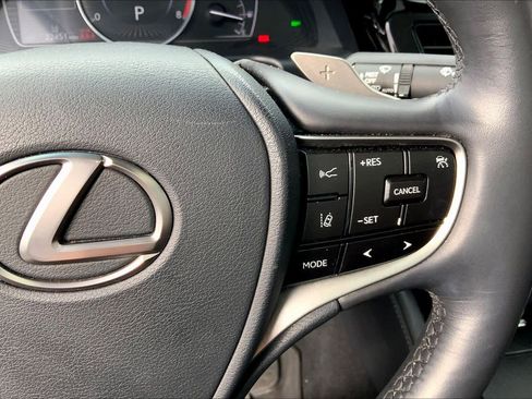 Certified 2024 Lexus ES 350 w/ Premium Package image 24