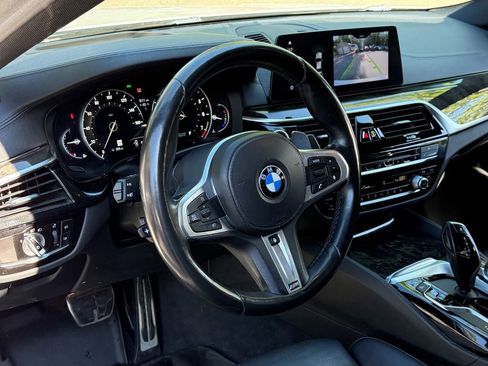 Used 2018 BMW M550i xDrive AWD/4WD image 22