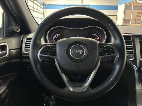Certified 2018 Jeep Grand Cherokee Laredo image 11
