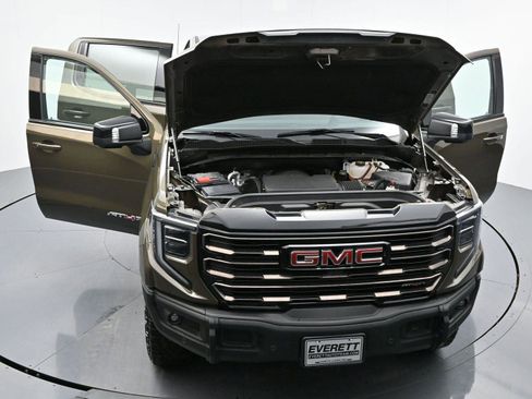 Used 2024 GMC Sierra 1500 AT4X image 45