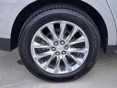 Used 2018 Buick Enclave Premium w/ Experience Buick Package FWD image 10