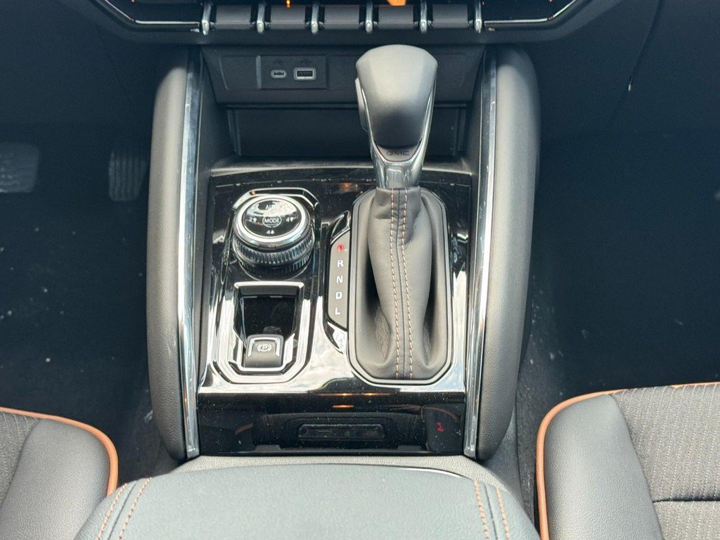 New 2026 GMC Canyon AT4 AWD/4WD image 14