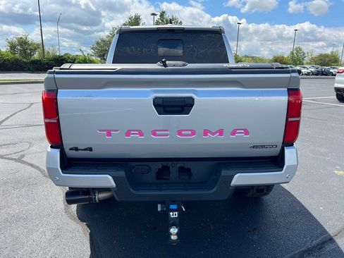 Used 2024 Toyota Tacoma TRD Sport w/ TRD Sport Upgrade Package AWD/4WD image 4