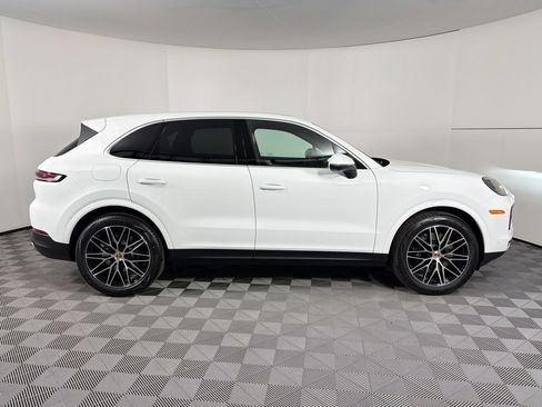 Certified 2026 Porsche Cayenne AWD/4WD image 8