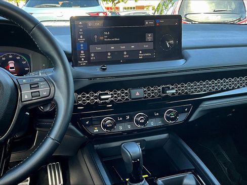 Used 2025 Honda Accord Sport image 6