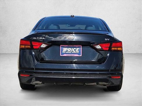Used 2024 Nissan Altima 2.5 SV FWD image 7